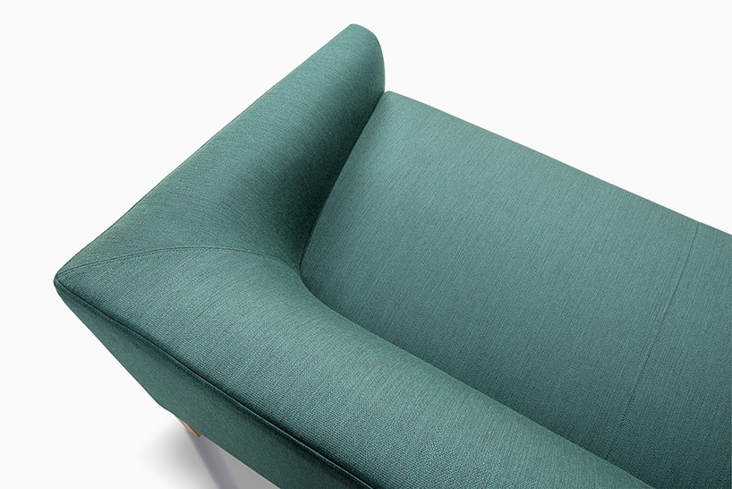 fredericia-jasper-morrison-kile-sofa-pon-coffe-table-taro-table-designboom-05