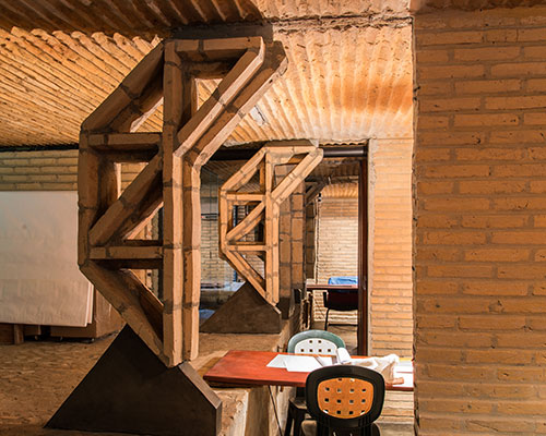 gabinete de arquitectura completes bespoke office in asuncion