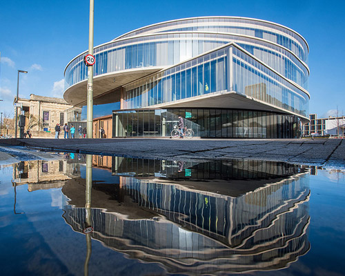 herzog & de meuron completes school of government building for oxford university
