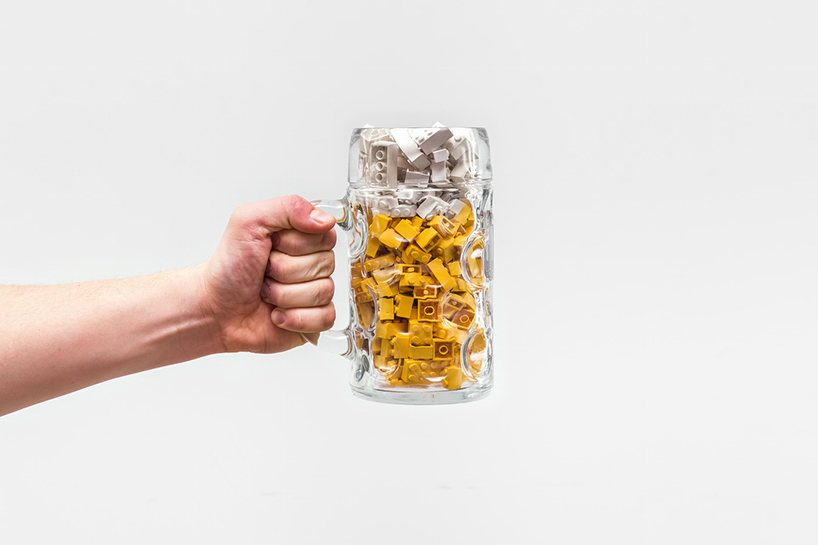 michal-kulesza-everyday-lego-art-designboom-016