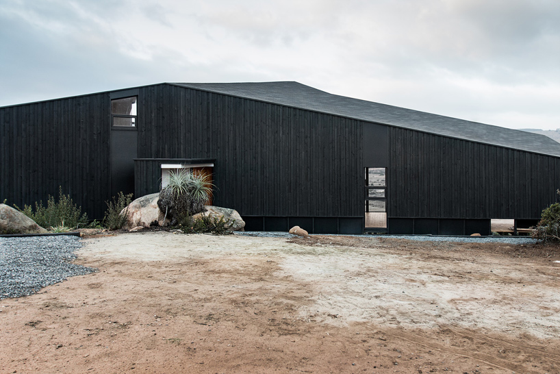 whale!-architecture-casa-encallada-chile-designboom-02