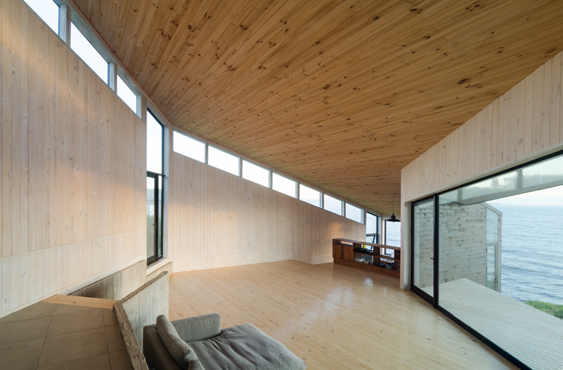 whale!-architecture-house-tunquen-chile-designboom-02