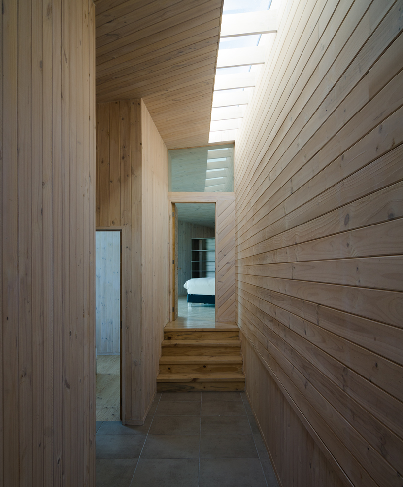 whale!-architecture-house-tunquen-chile-designboom-02