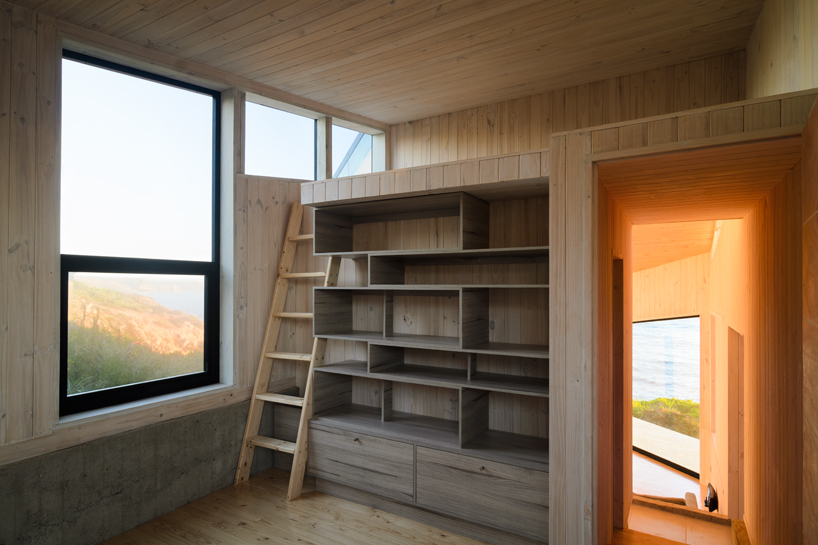 whale!-architecture-house-tunquen-chile-designboom-02