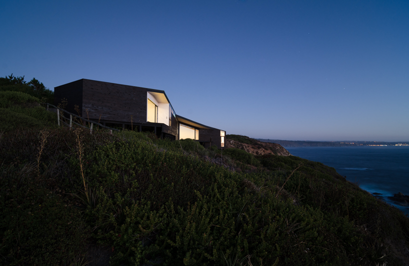 whale!-architecture-house-tunquen-chile-designboom-02