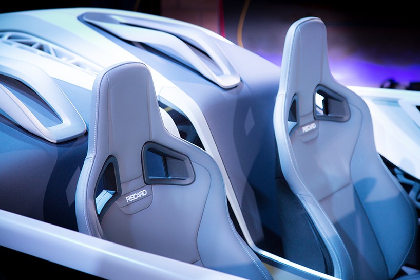 EDAG-soulmate-interface-concept-geneva-motor-show-2016-designboom-07