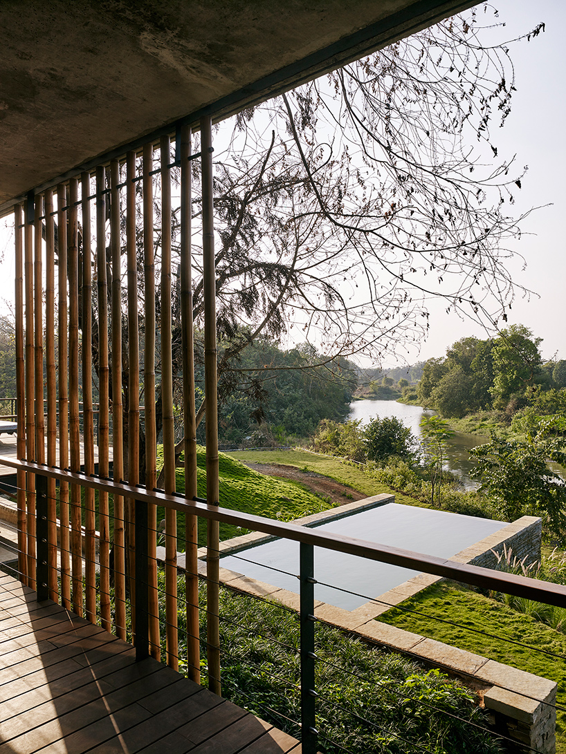 architecture-brio-the-riparian-house-karjat-mumbai-india-designboom-02