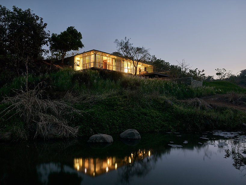 architecture-brio-the-riparian-house-karjat-mumbai-india-designboom-02