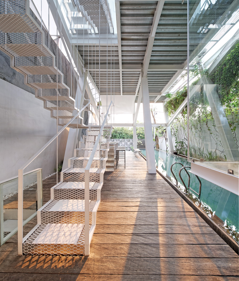 budi-pradono-architects-slanted-house-jakarta-designboom-03