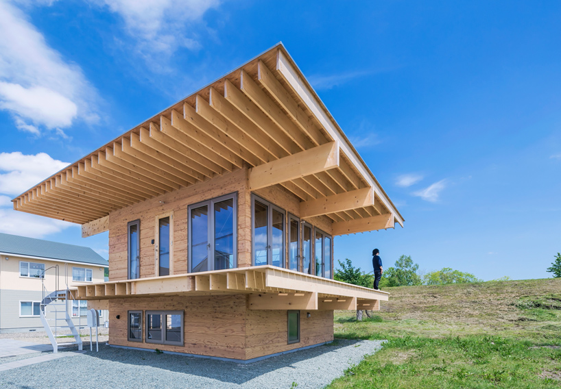 jun-igarashi-hat-h-house-hokkaido-japan-designboom-02