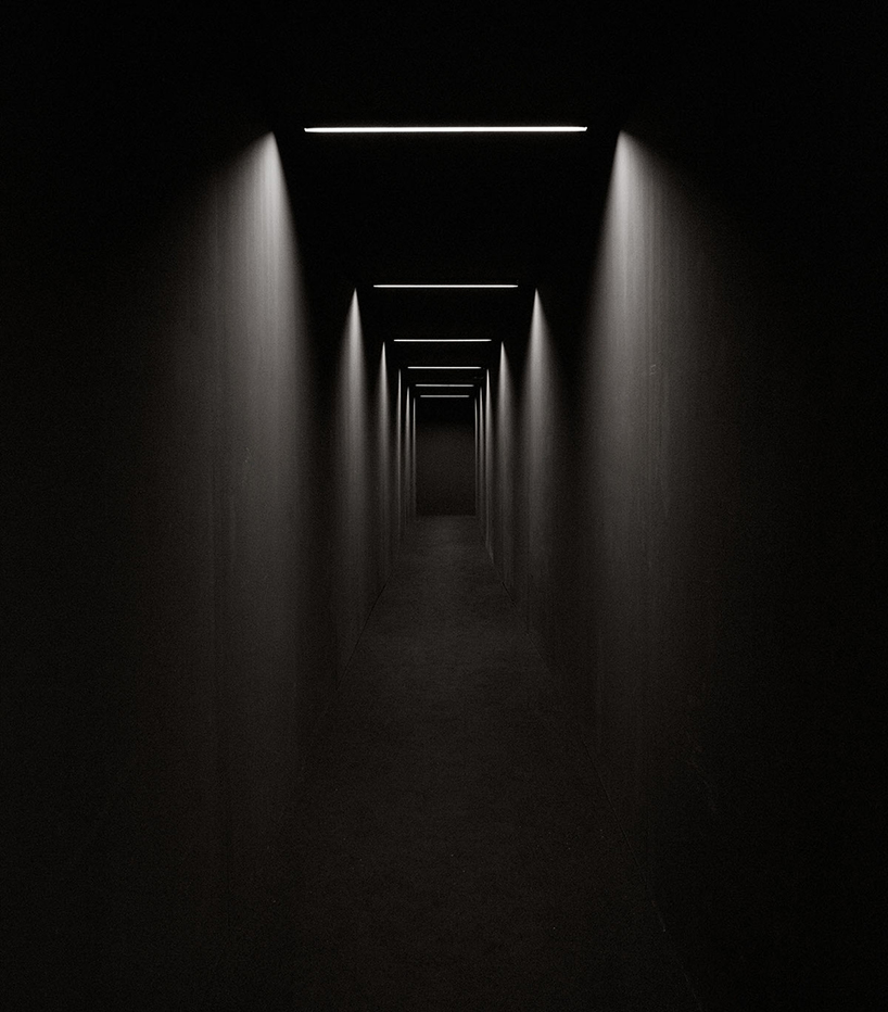 levi-van-veluw-the-relativity-of-matter-installation-designboom-02