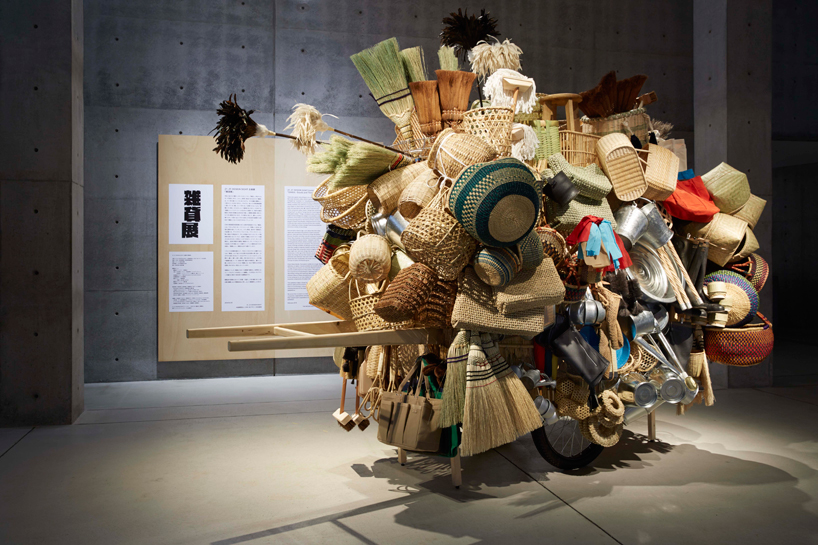 BROCHURE DESIGN FORUM 世界のブローシュアデザイン BROCHURE DESIGN FORUM 世界のブローシュアデザイン BROCHURE