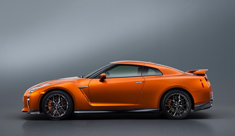 nissan-GT-R-new-york-auto-show-2016-designboom-02