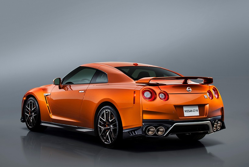 nissan-GT-R-new-york-auto-show-2016-designboom-03