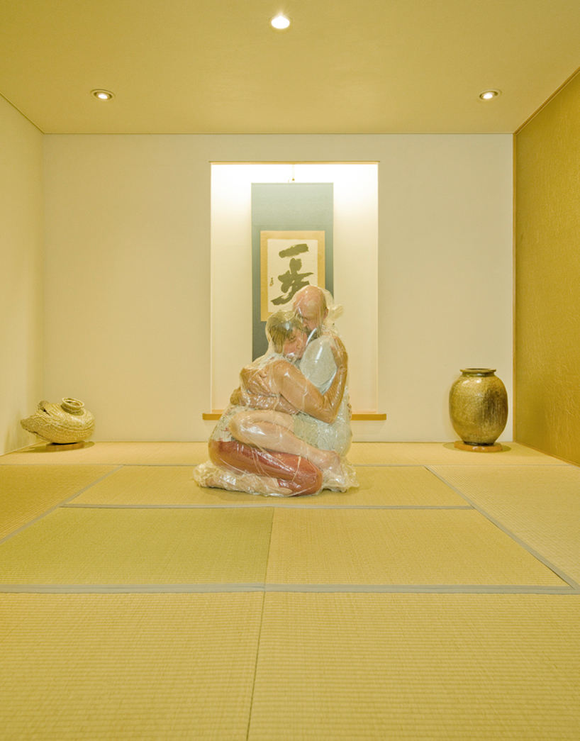 photographer-hal-flesh-love-returns-designboom-02