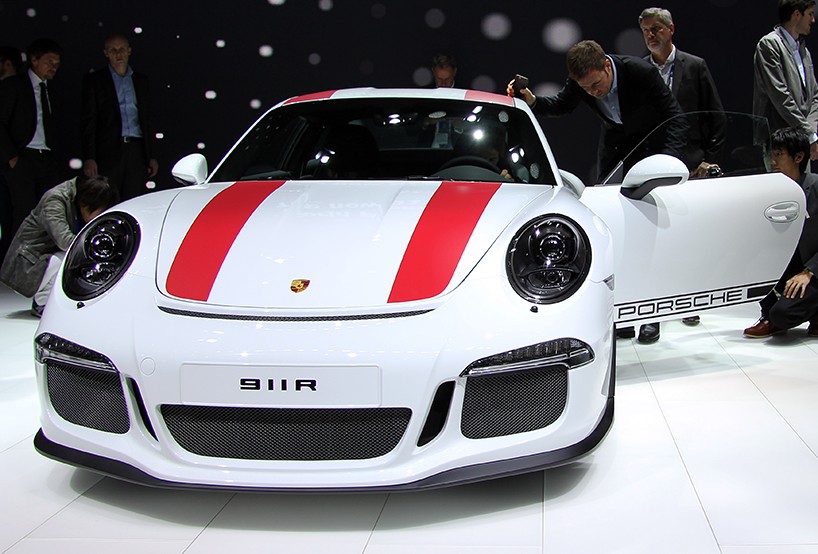 porsche-911-R-geneva-motor-show-2016-designboom-02