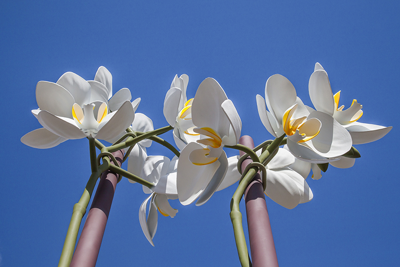 public-art-fund-isa-genzken-two-orchids-new-york-city-designboom-06