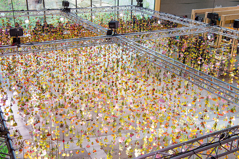 rebecca-louise-law-floral-installation-garten-bikini-berlin-concept-mall-designboom-03