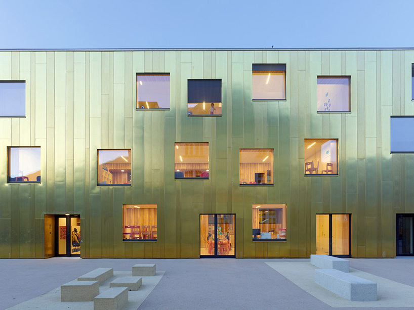 savioz-fabrizzi-architectes-school-childcare-kindergarten-nursery-vetroz-switzerland-designboom-02