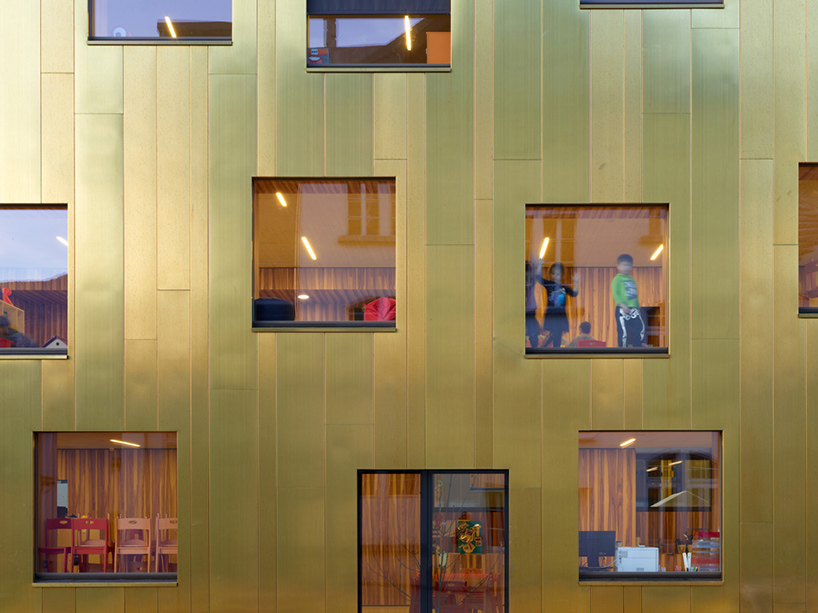 savioz-fabrizzi-architectes-school-childcare-kindergarten-nursery-vetroz-switzerland-designboom-02