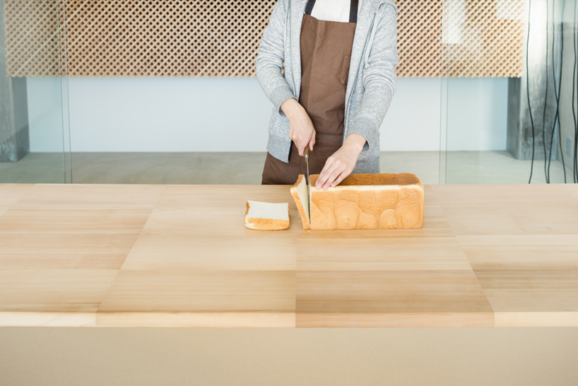 yusuke-seki-tadafusa-japanse-blacksmith-knife-factory-designboom-02