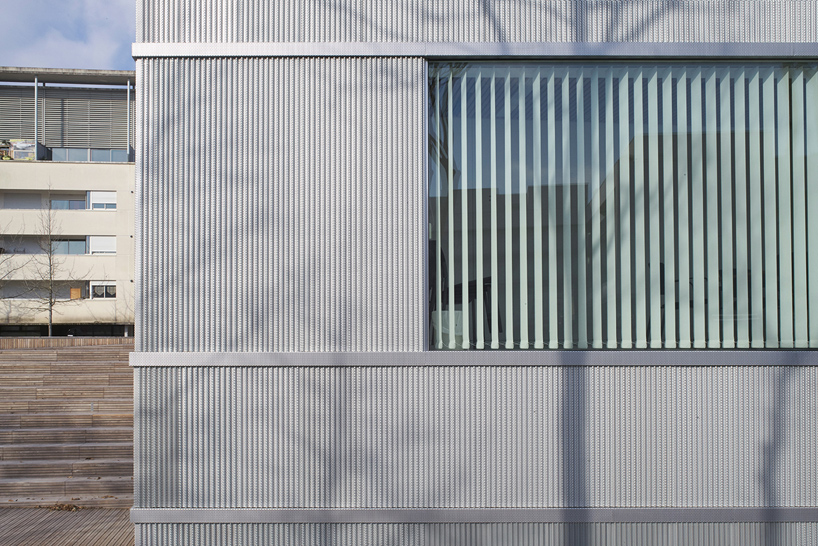 LAN-architecture-saint-jacque-municipal-administration-building-france-designboom