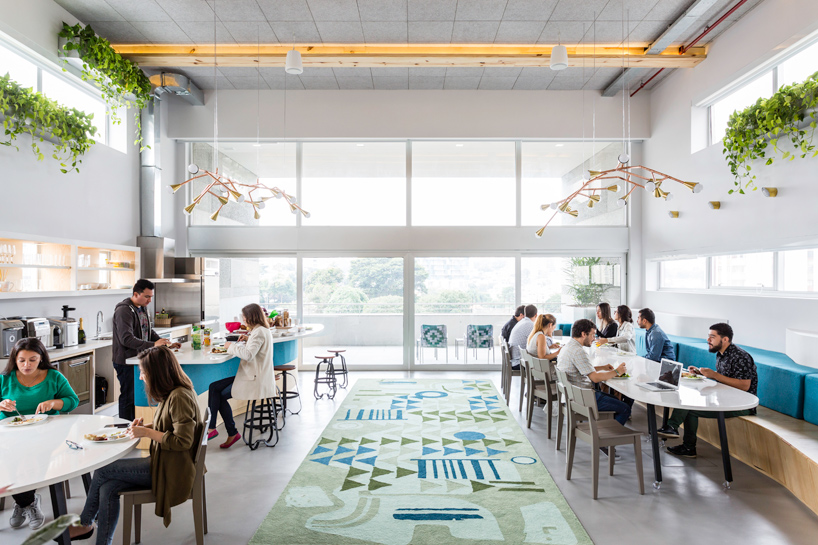 MM18-airbnb-sao-paolo-office-designboom-02
