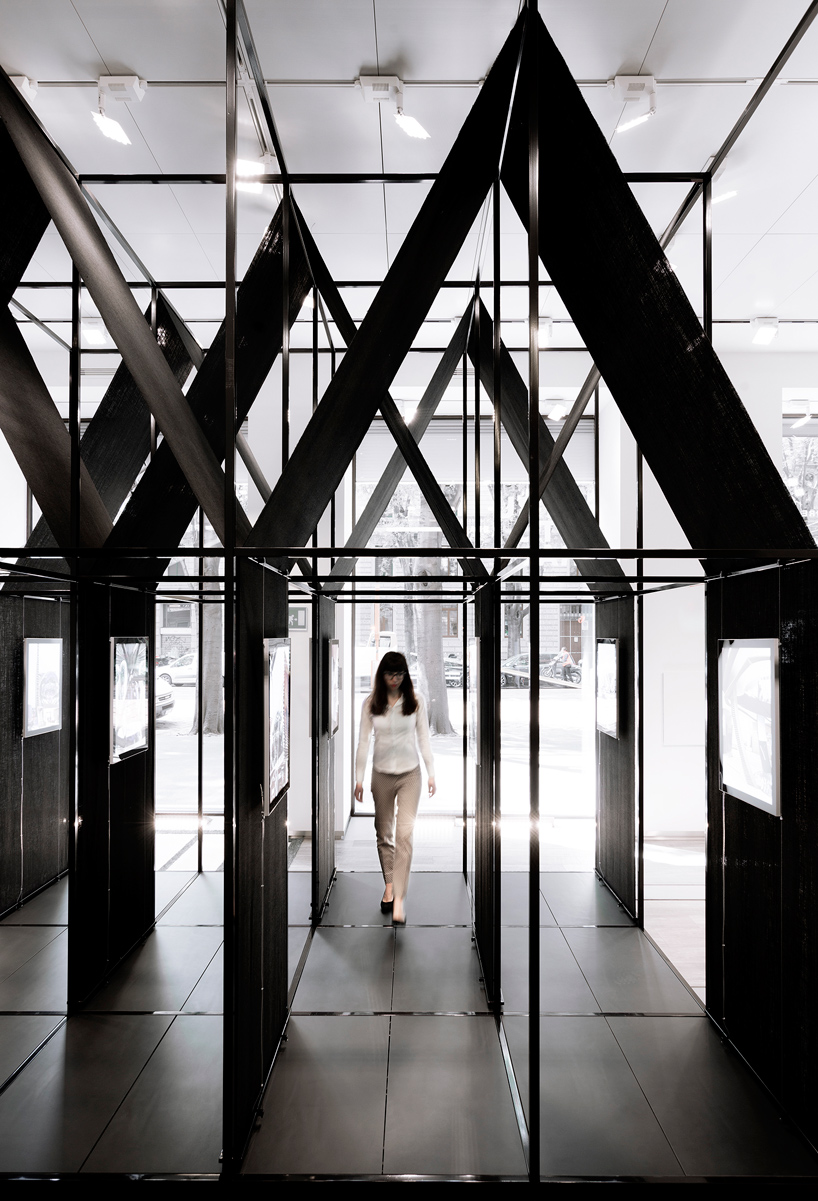 SET-architects-album-bff016-installation-florim-store-milan-designboom-02