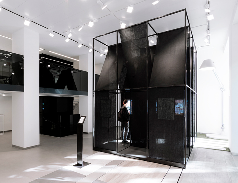 SET-architects-album-bff016-installation-florim-store-milan-designboom-02