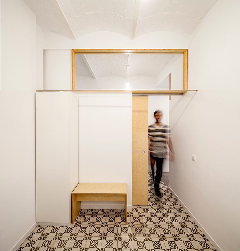adrian-elizalde-apartment-renovation-eixample-barcelona-designboom-02