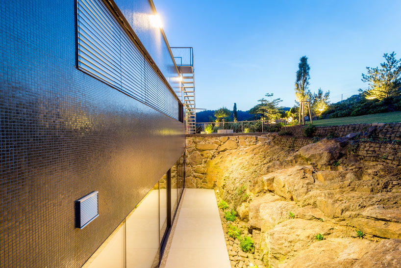 caramel-architects-house-e-designboom-02