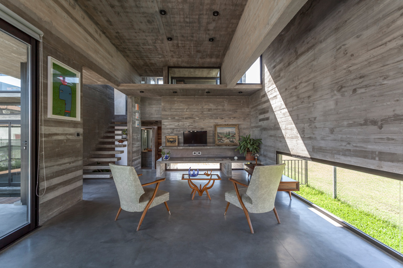 estudio-besonias-almeida-casa-berazategui-argentina-designboom-02