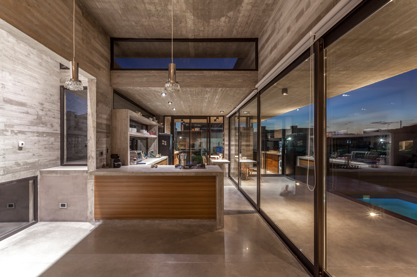 estudio-besonias-almeida-casa-berazategui-argentina-designboom-02