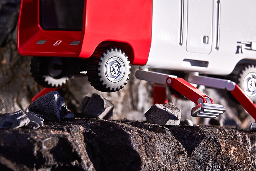 honda-map-and-mori-great-journey-models-autonomous-vehicles-designboom-08