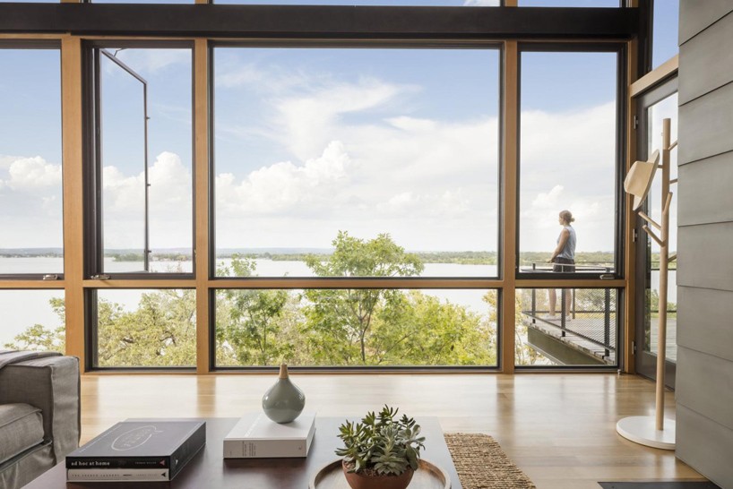 lake-flato-architects-blue-lake-retreat-marble-falls-designboom-05