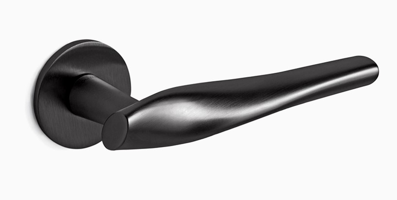 olivari-MAD-architects-marilyn-door-handles-designboom-02