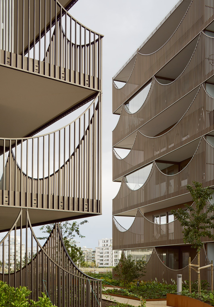 tham-videgard-arkitekter-vastra-kajen-housing-jonkoping-sweden-designboom-02