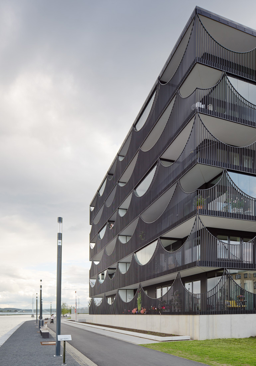 tham-videgard-arkitekter-vastra-kajen-housing-jonkoping-sweden-designboom-02