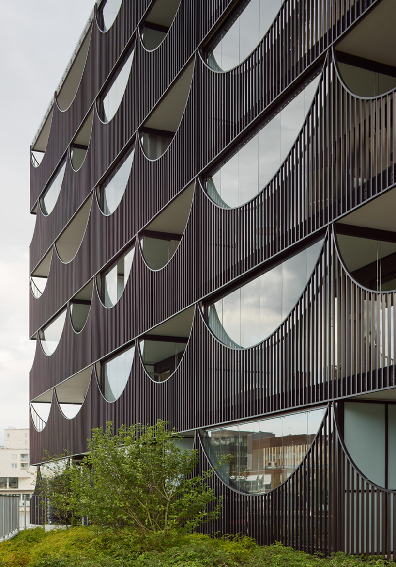 tham-videgard-arkitekter-vastra-kajen-housing-jonkoping-sweden-designboom-02