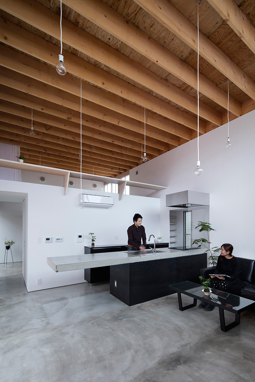 yoshiaki-yamashita-garage-terrace-house-kyoto-japan-designboom-01