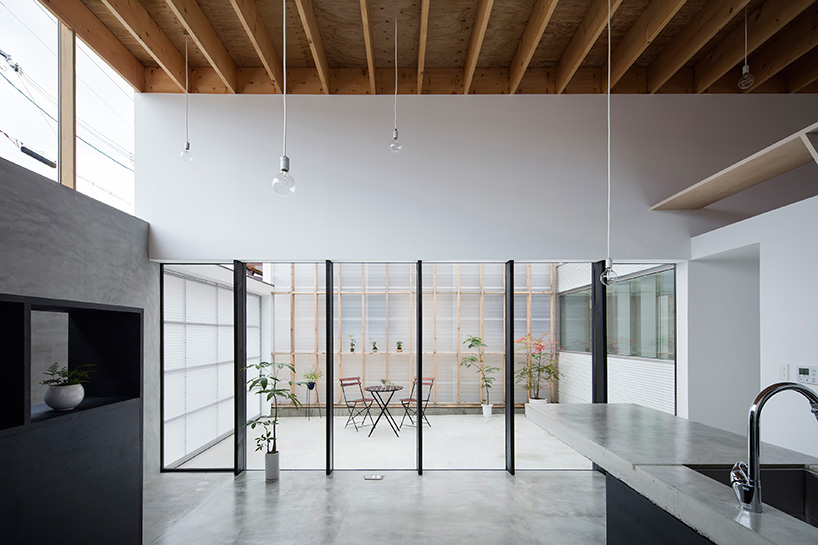 yoshiaki-yamashita-garage-terrace-house-kyoto-japan-designboom-01