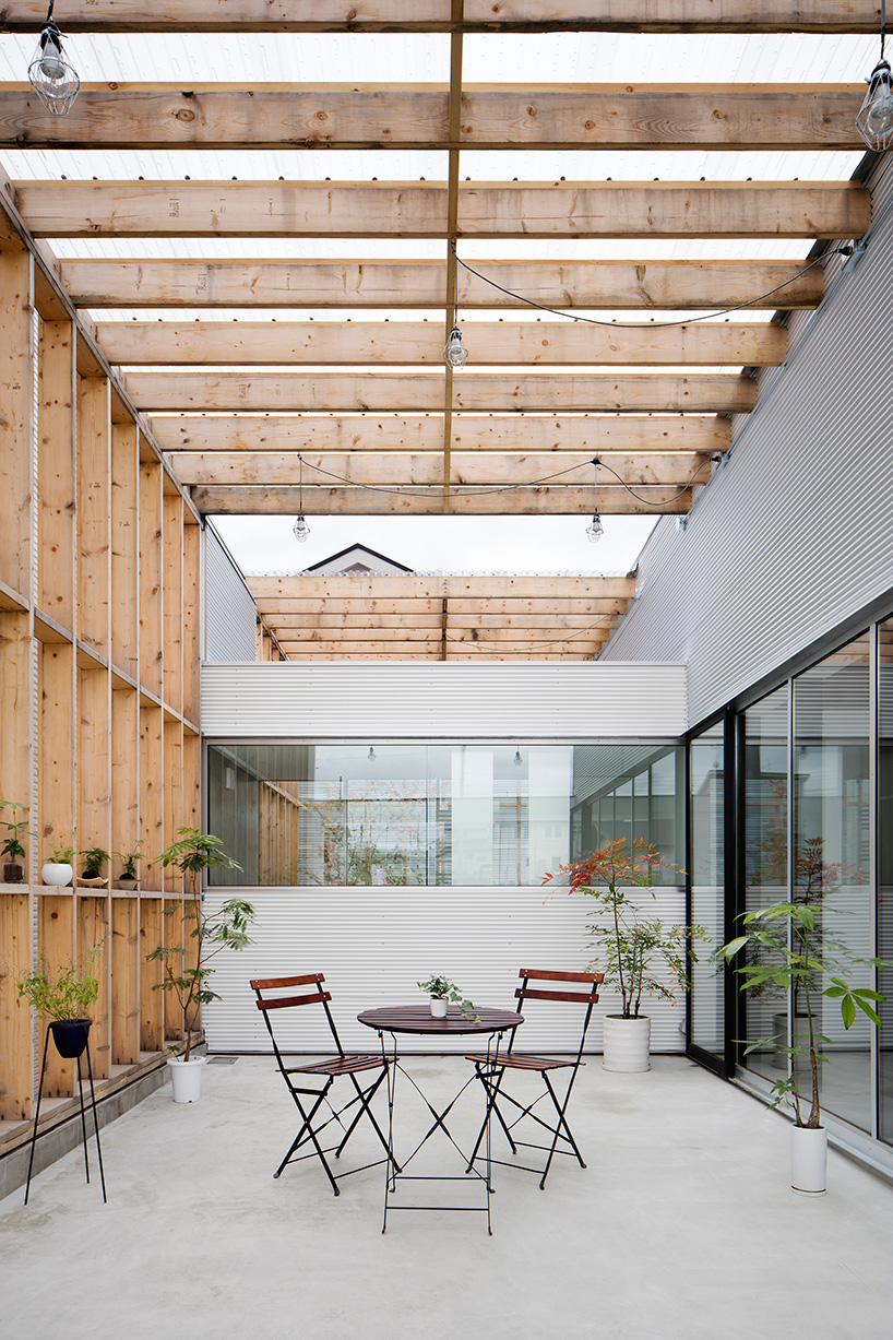 yoshiaki-yamashita-garage-terrace-house-kyoto-japan-designboom-01