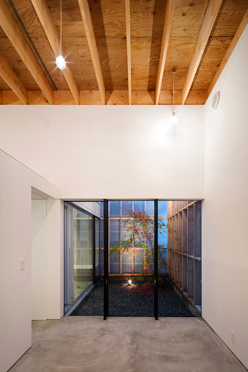 yoshiaki-yamashita-garage-terrace-house-kyoto-japan-designboom-01