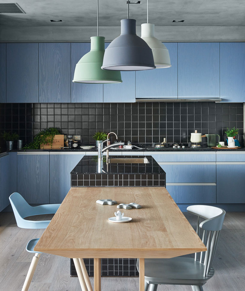 HAO-design-blue-and-glue-apartment-taiwan-designboom-02