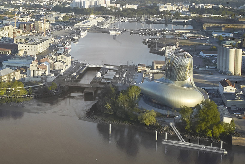 XTU-architects-la-cite-du-vin-development-bordeaux-france-designboom-02