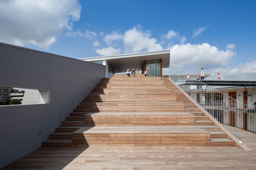 aisaka-architects-atelier-amanenomori-nursery-japan-designboom-02