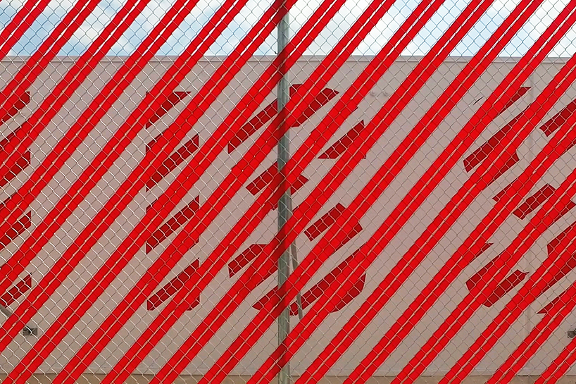 andrew-byrom-azusa-pacific-university-type-installation-designboom-03