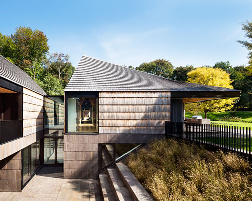 bates masi divides american family home into interconnected courtyard pavilions