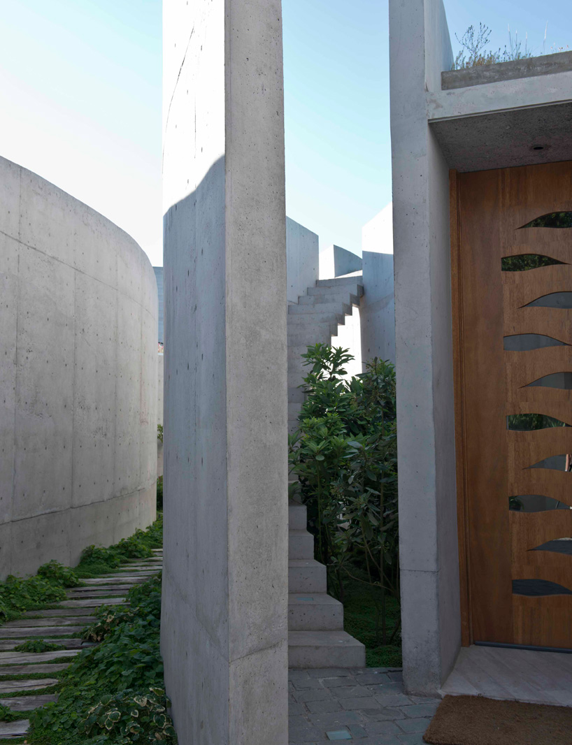 cazu zegers casa soplo whisper house designboom 