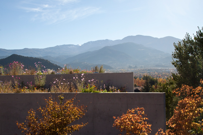 cazu zegers casa soplo whisper house designboom 